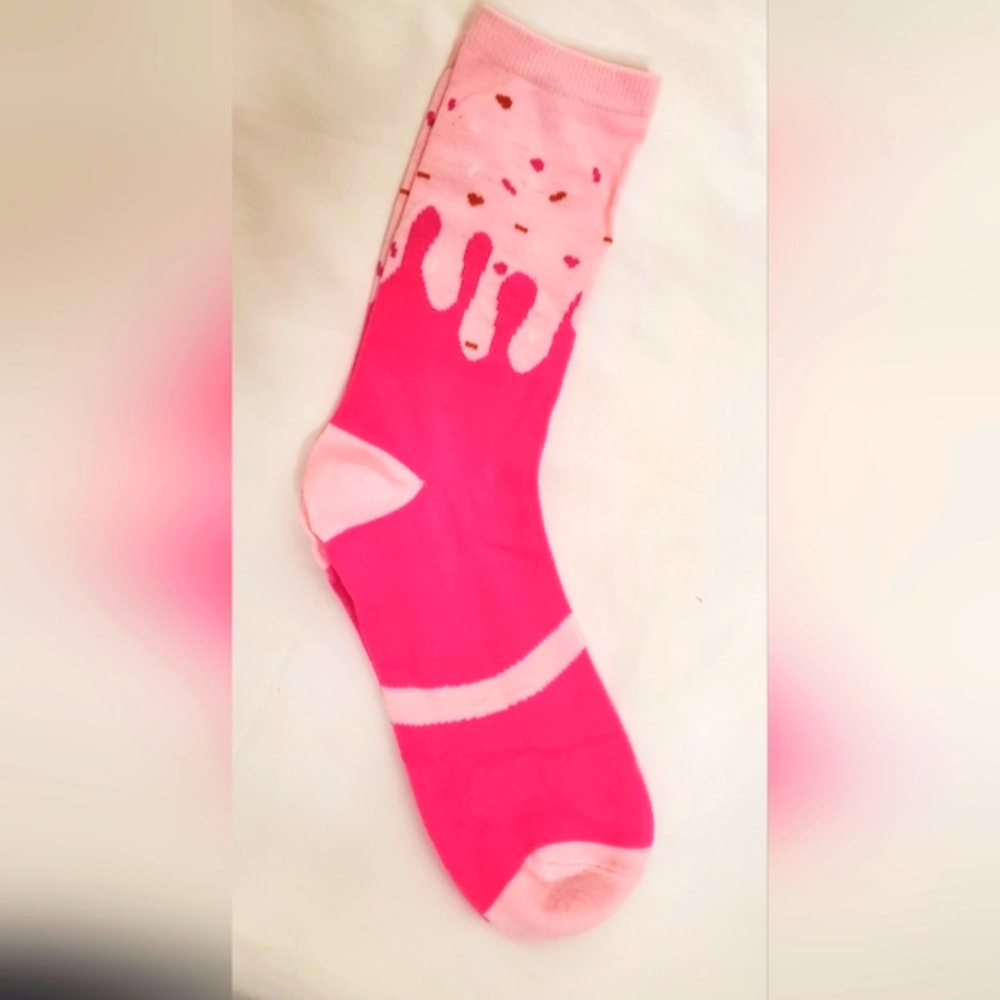 Crew Socks -Pink Drip Design-in a cupcake container Included- one size